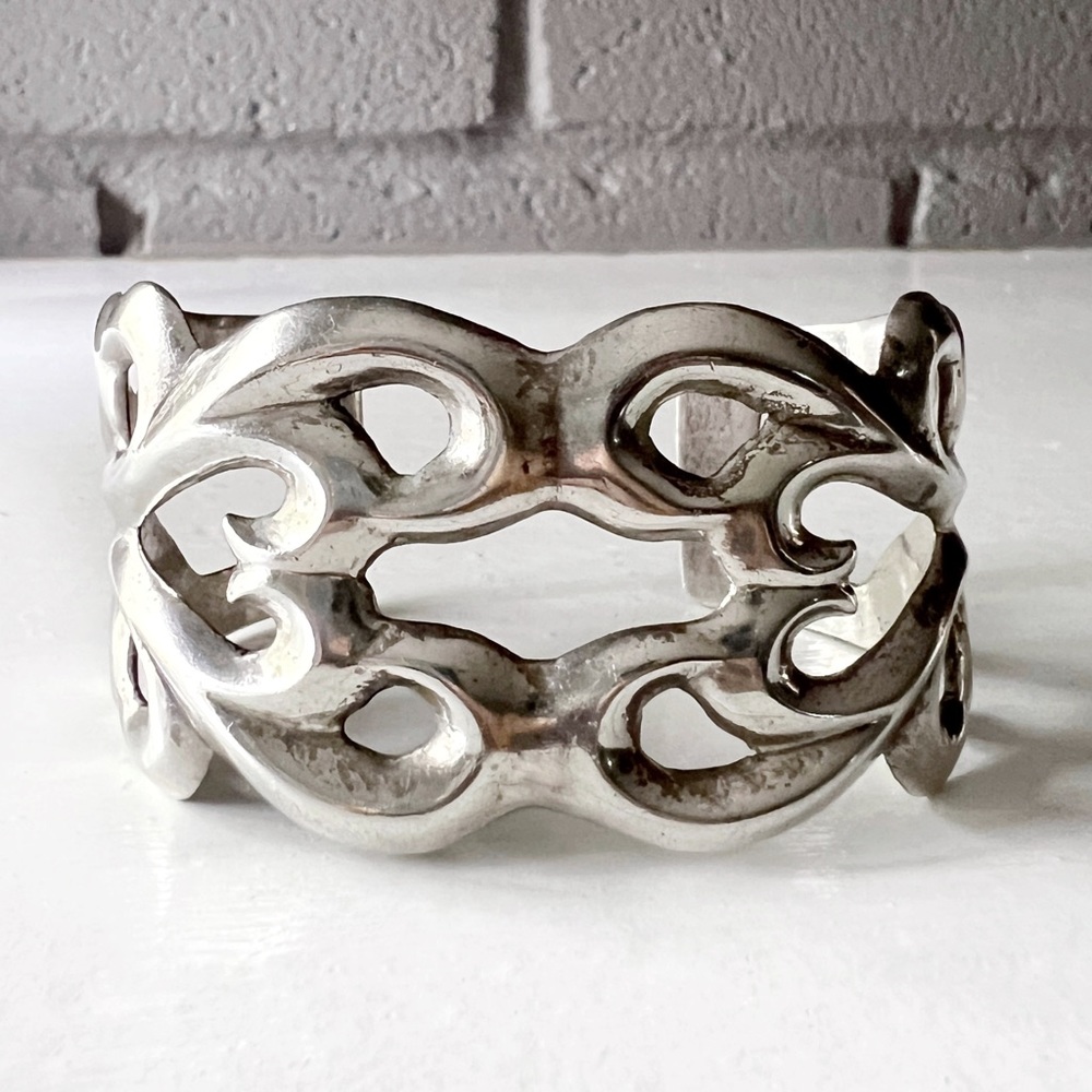 NATIVE Vintage Navajo Sandcast Southwestern Sterling Silver Wide Swirling Cuff